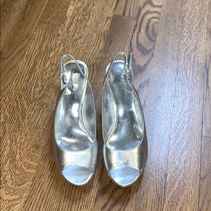 Nine West 6 1/2 silversling back heels. Euc.